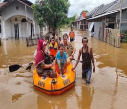 Banjir sempat merendam sejumlah perumahan di Kota Pekanbaru (foto/int)